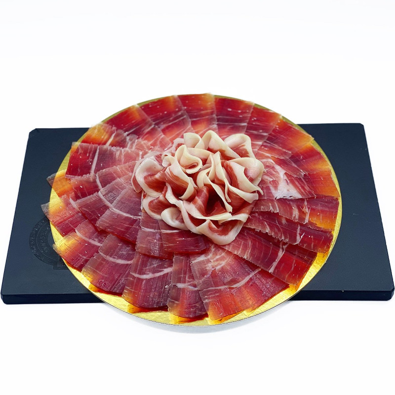 Jamón de Cebo Cortado a Cuchillo. Una delicia para el paladar.